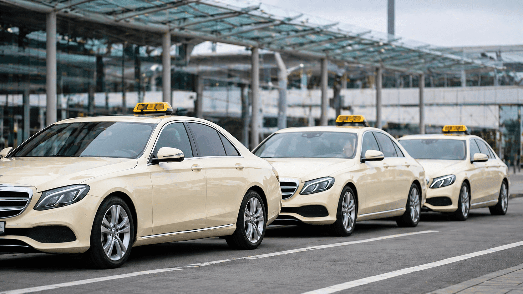 Mercedes E-Class fleet at Stuttgart Airport — Reutlingen transfers